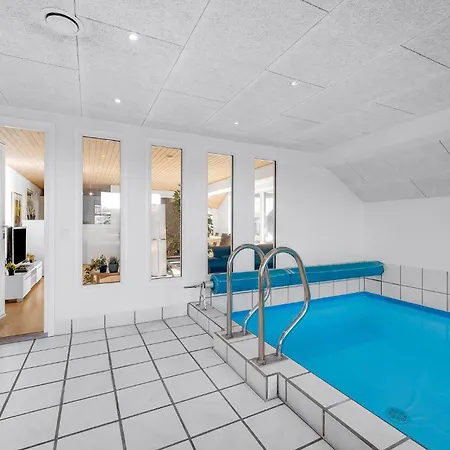 Dom wakacyjny In Henne With Sauna Henne Strand